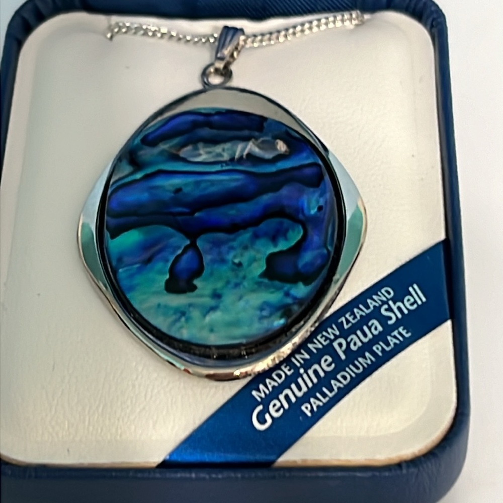 Ariki Paua Shell Palladium Plate Necklace & Pendant from New Zealand